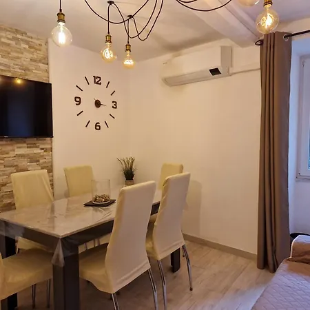 Acqua E Sale House *