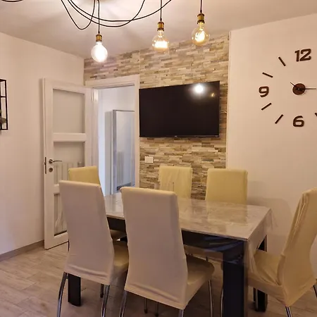 Acqua E Sale House *